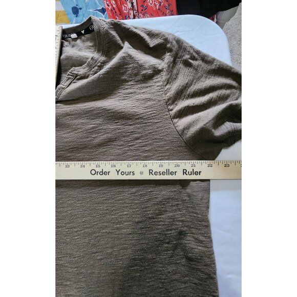 GUESS Mens XL Y2K Henley TShirt Brown Slub Cotton Short Sleeve Casual Streetwear - Picture 5 of 6